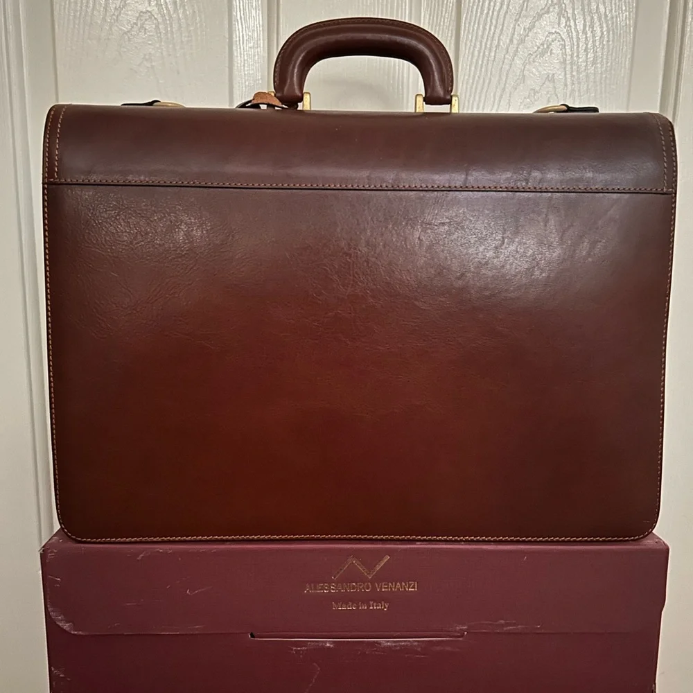 ALESSANDRO VENANEZ Brown Leather Men's Bag. NEW…NEVER USED! 18” x16”. Box incl.